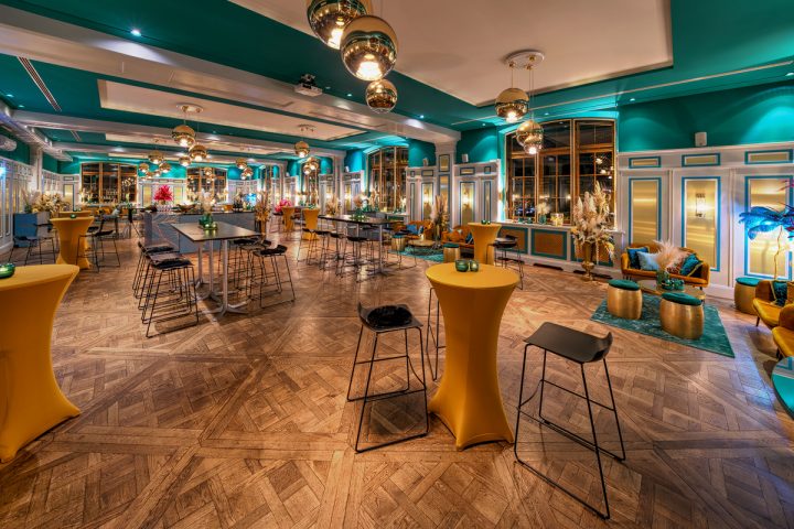 Innenansicht der resi eventlocation in münchen – moderne eventräume mit stilvollem ambiente.